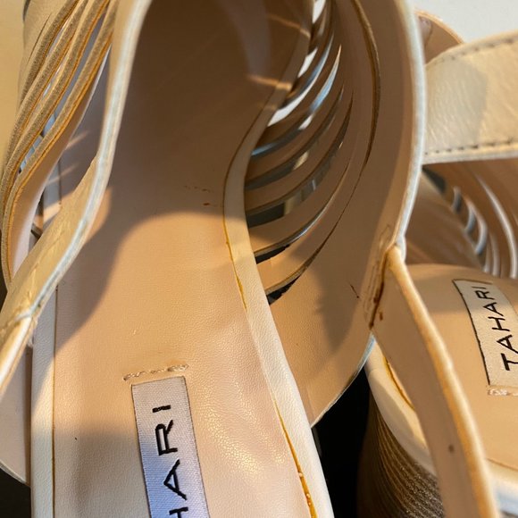 Tahari Makailyn Cream Leather Chunky Heel Sandal - Size 6M - Excellent Condition - Picture 6 of 7